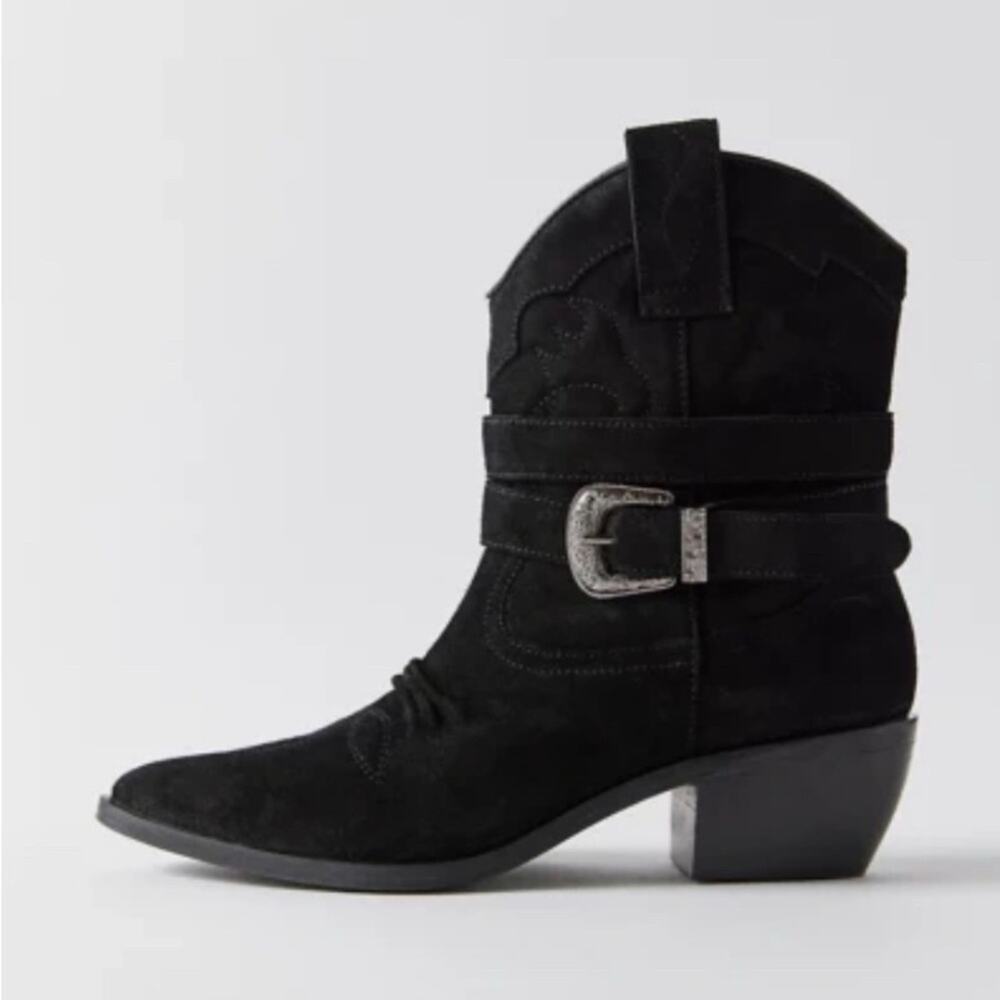 UO Urban Outfitters Natalie Buckle mid size Suede Western Cowgirl Boots Black 8